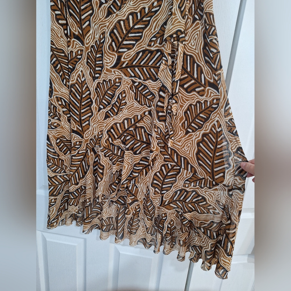 Brown Leaf Patterned Women's Skirt - Picture 3 of 13